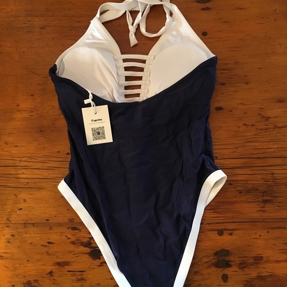 Cupshe bathing suit - Picture 3 of 3